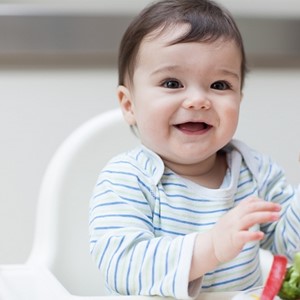 Các giai đoạn cần chú ý khi cho bé ăn dặm
